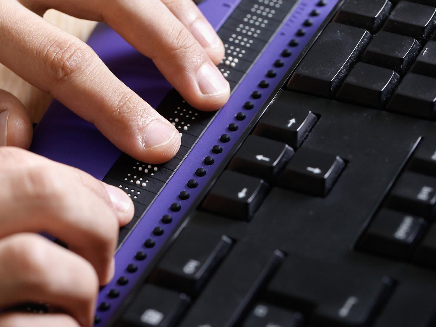 Tastatur mit Blindenschrifterweiterung