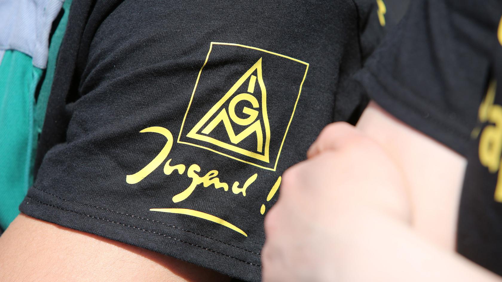 Shirt mit der Aufschrift 