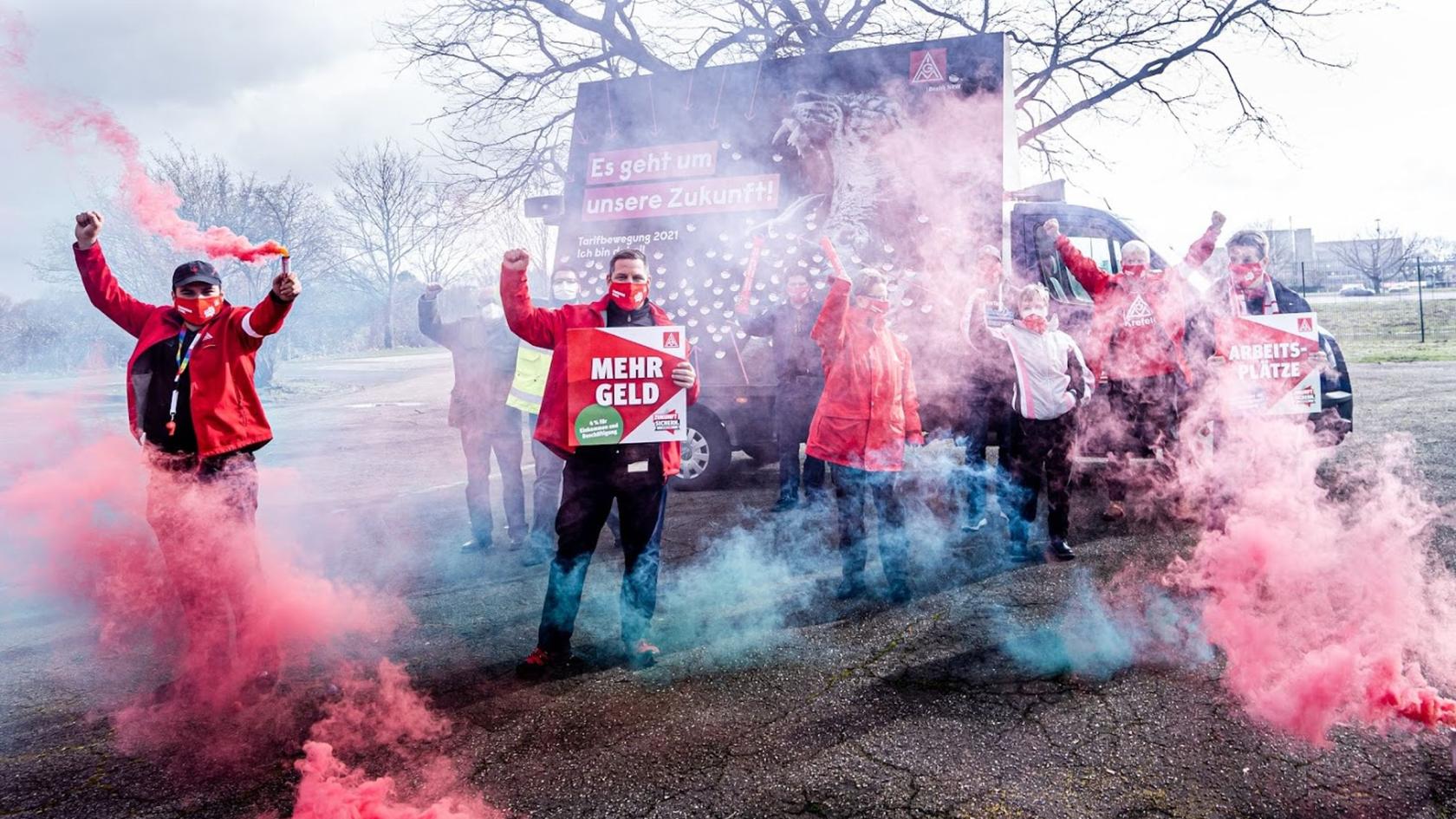 Warnstreik Autokino OTK Nirosta in Krefeld