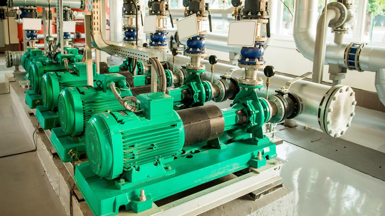 Pumpen und Verrohrungen