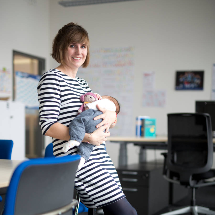 Friederike Retzer mit ihrer Tochter Julia.