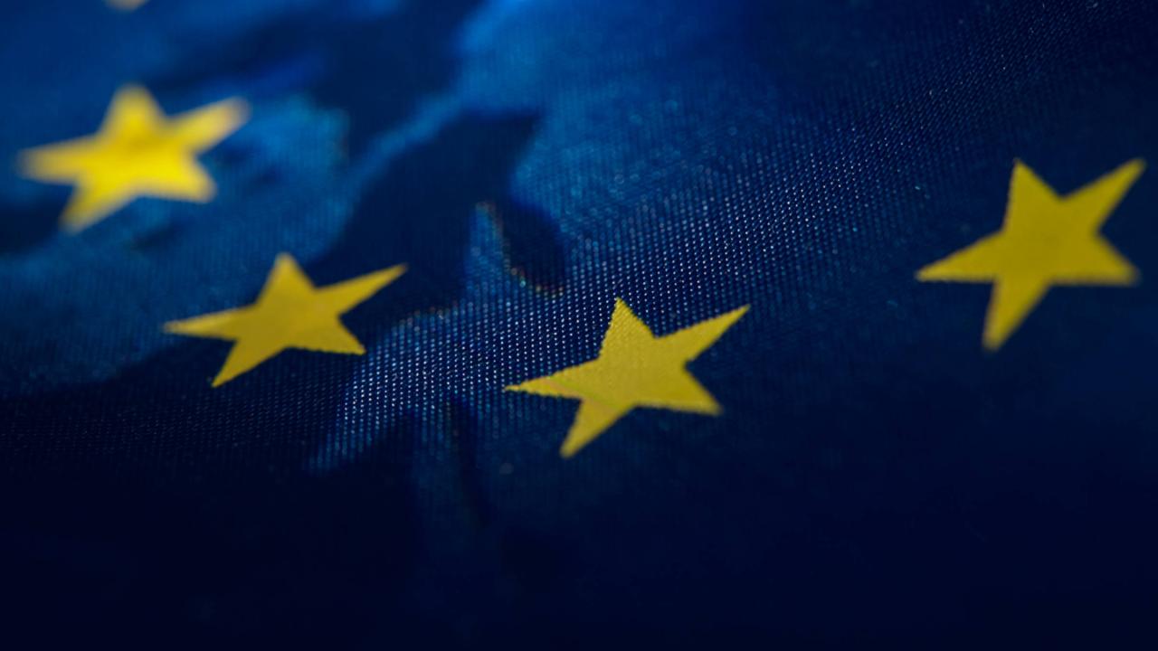 Ein Ausschnitt einer Europaflagge.