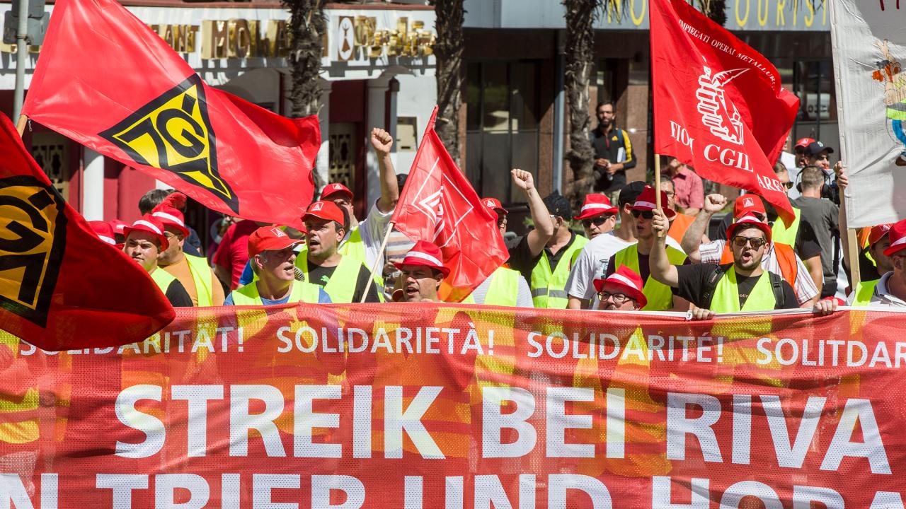 Riva-Beschäftigte demonstrieren für Tarif