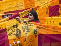 Rekordverdächtiges Banner gegen Rassismus