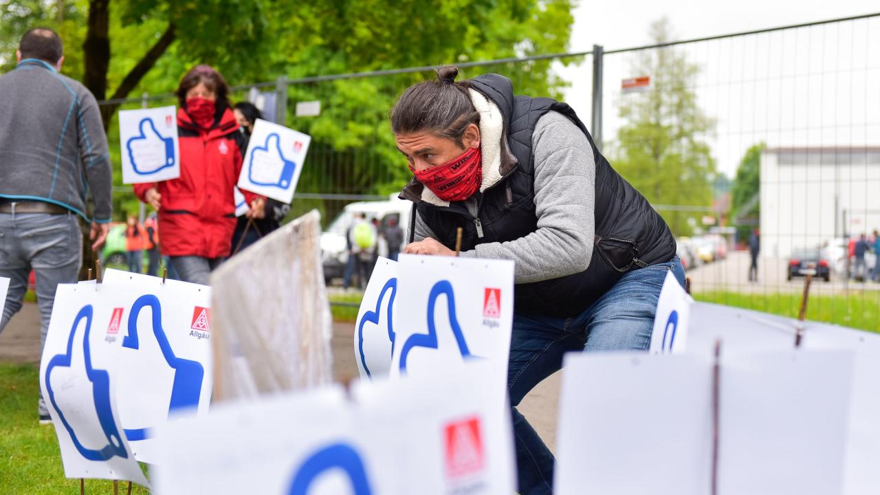Voith-Beschäftigte beim Streik für einen Sozialtarifvertrag