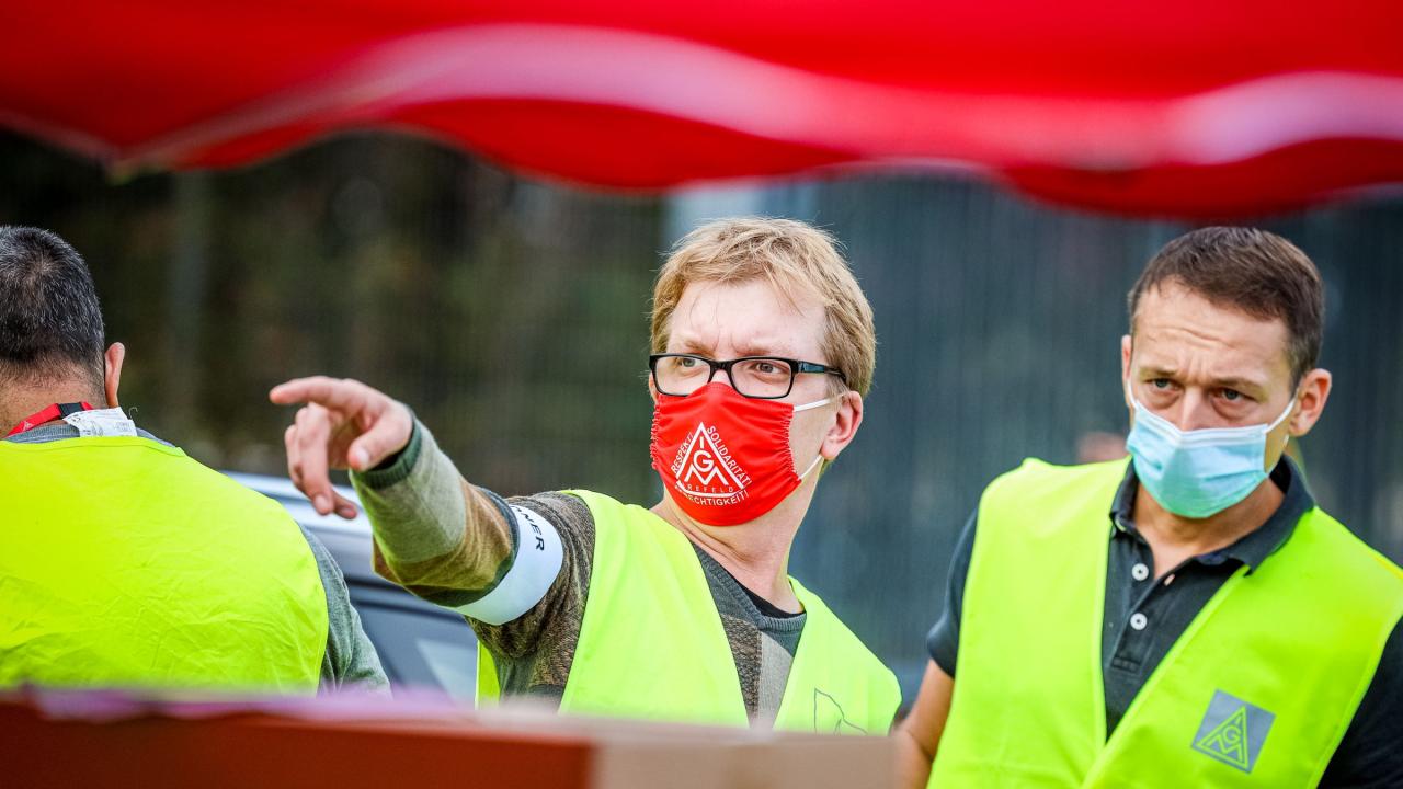 Der IG Metall-Bezirk Nordrhein-Westfalen veranstaltet ein Auto-Konzert