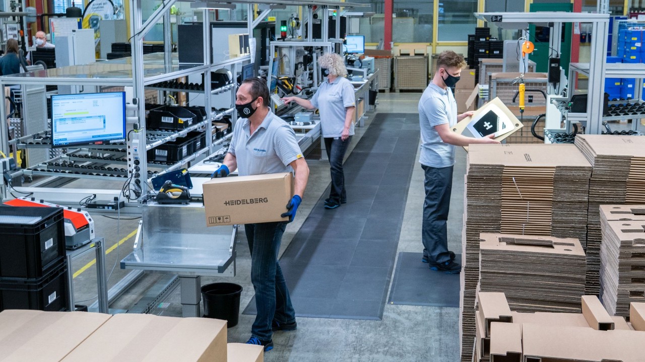 Neue Produkte: Beim Traditionsunternehmen Heidelberger Druckmaschinen fertigen sie jetzt auch Ladestationen für E-Autos.