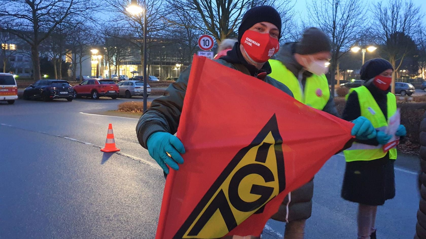 Warnstreik-Lenze Operations-Gross Berkel