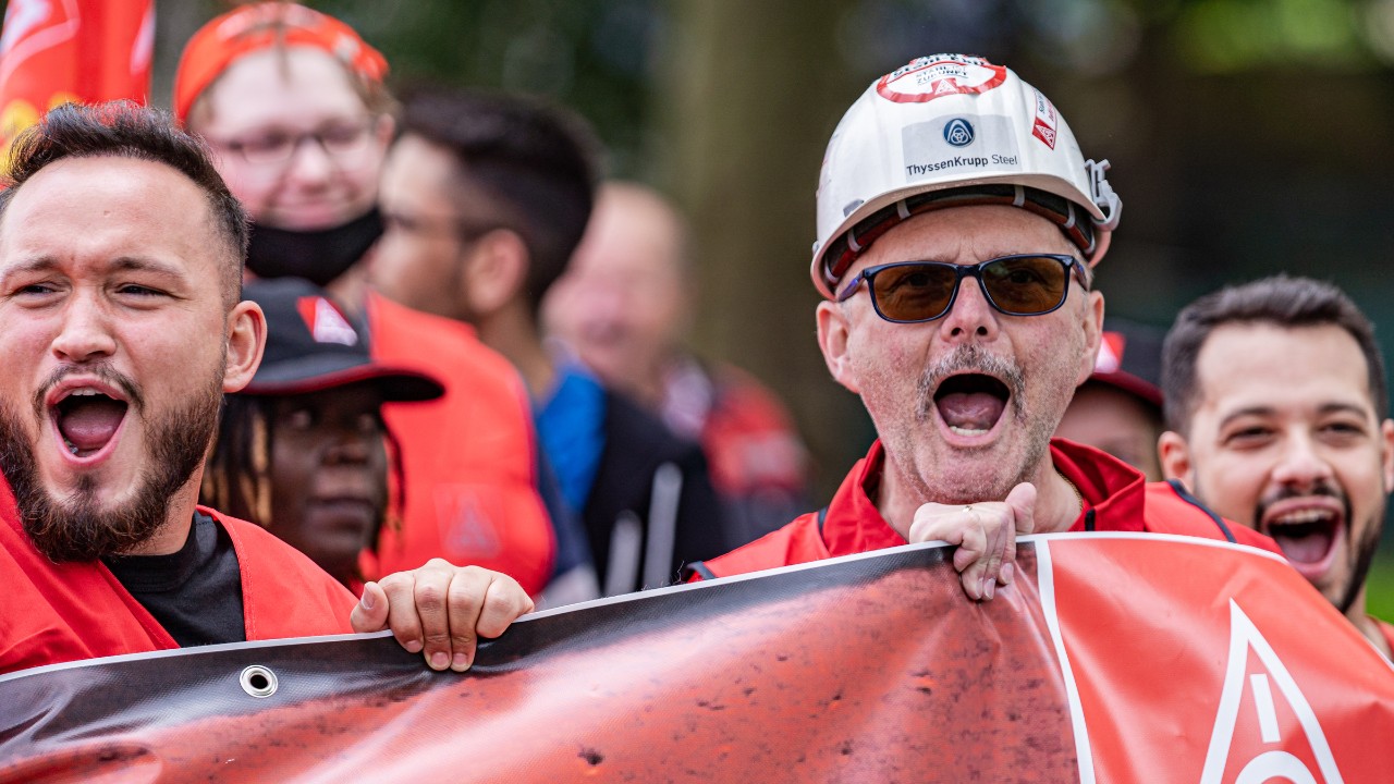Tarifrunde Eisen und Stahl 2022: Warnstreik bei Thyssenkrupp Steel Dortmund