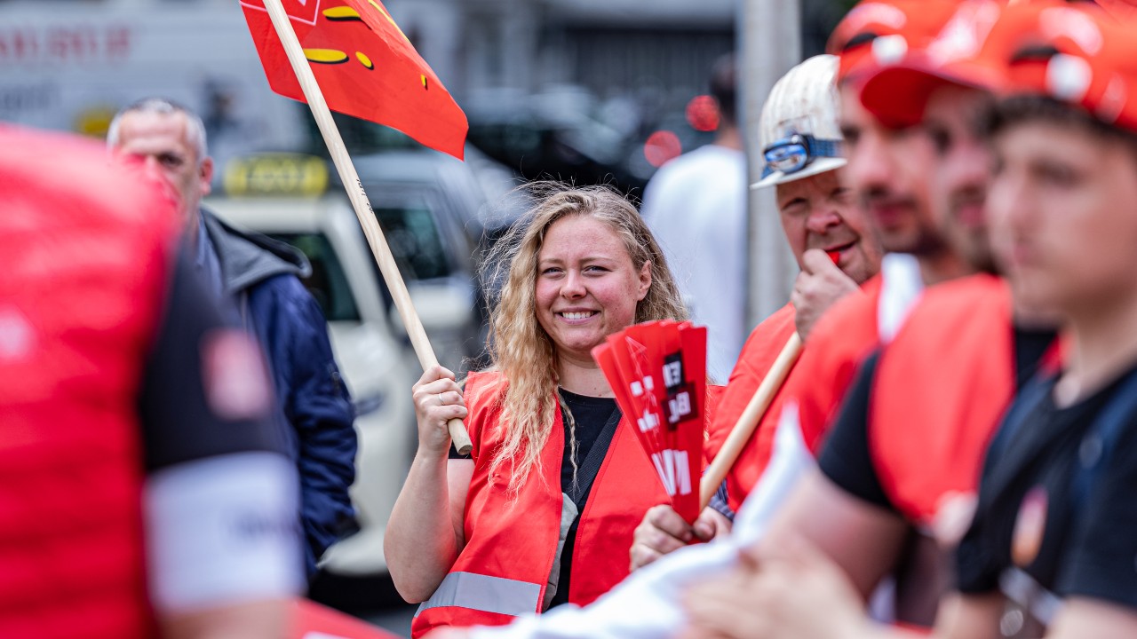 Tarifrunde Eisen und Stahl 2022: Warnstreik bei Thyssenkrupp Steel Dortmund