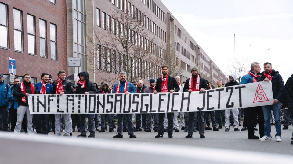 Leihbeschäftigte des VW-Personaldienstleisters Autovision im Warnstreik