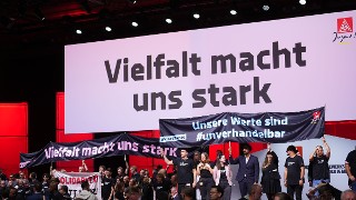 Aktion gegen Rechts der IG Metall Jugend beim Gewerkschaftstag in Frankfurt