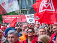 Thyssenkrupp Steel: Beschäftigte protestieren gegen Teilverkauf 