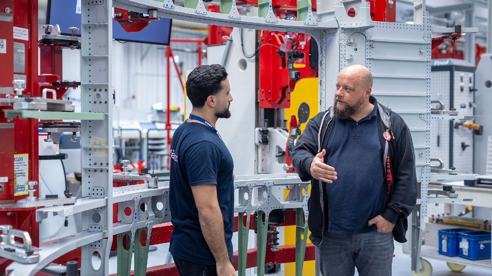 Die IG Metall kämpft jeden Tag für faire Arbeit, mit ihren Tarifverträgen und in den Betrieben. So wie bei Premium Aerotec in Varel. Hier haben IG Metall-Betriebsräte die Übernahmen von über 140 Leihbeschäftigten durchgesetzt.