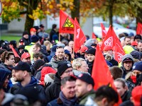 Beschäftigte machen Druck für ihre Forderungen in der Metall-Tarifrunde