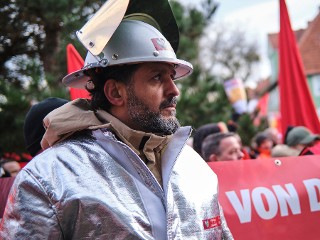 Beschäftigte demonstrieren für die Eigenständigkeit der Salzgitter AG.