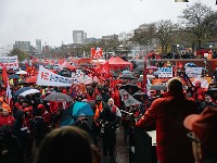 Warnstreiks: 620.000 vor den Werkstoren 