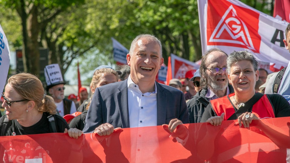Demozug am 1. Mai 2025 mit Jürgen Kerner in Bremen.