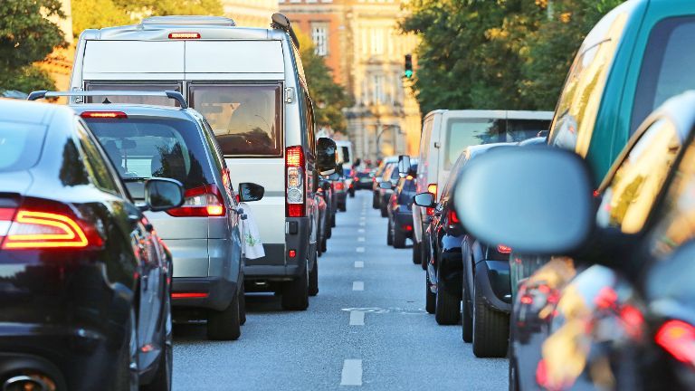 Stau an einer Verkehrskreuzung