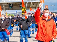 Airbus-Beschäftigte protestieren gegen geplante Zerschlagung des Konzerns 