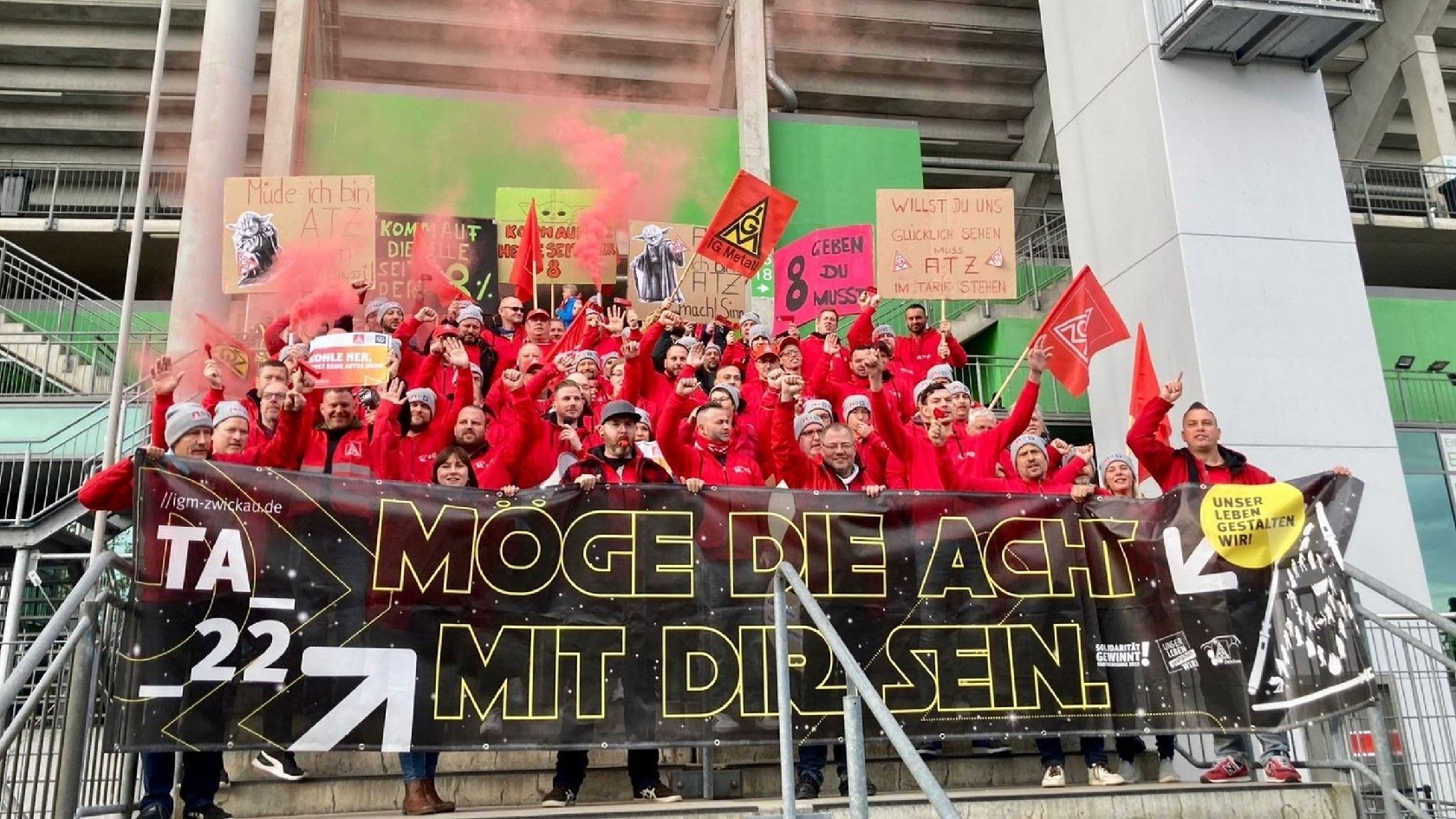 Tarifaktion in der Volkswagen-Arena in Wolfsburg