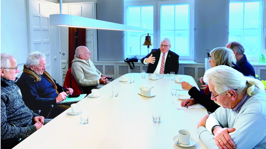 Besprechung