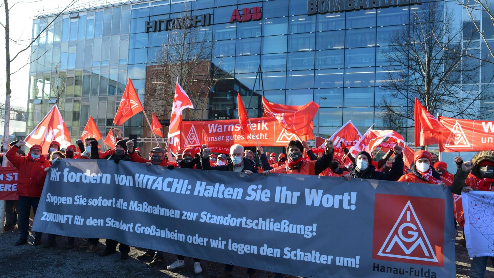 Warnstreik bei Hitachi-ABB, Demo vor der Konzernzentrale in Zürich