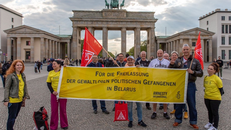 Demo von amnesty am 26. April 2022 für die Freilassung inhaftierter Gewerkschafter
