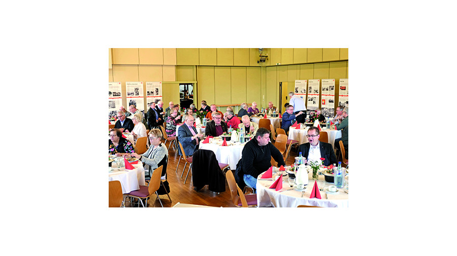 Jubilare_im_Saal