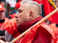 10 000 Beschäftigte im Warnstreik