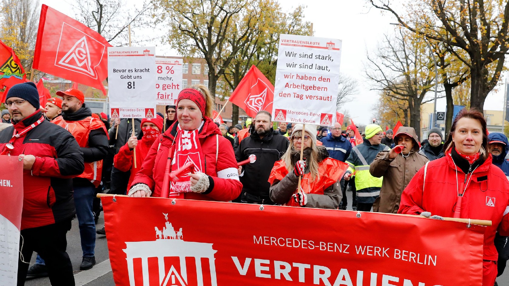 Warnstreik bei Mercedes Schindler in Berlin am 17.11.2022